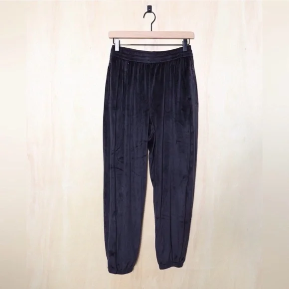 SKIMS Black Velour Jogger Pants - Picture 4 of 4